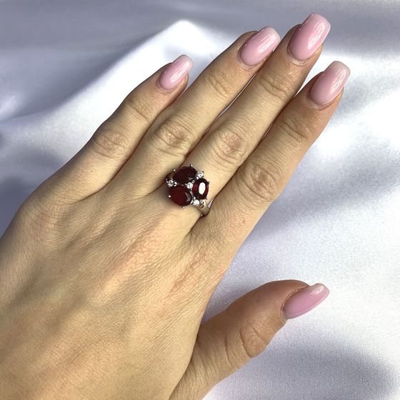 Серебряное кольцо с рубином