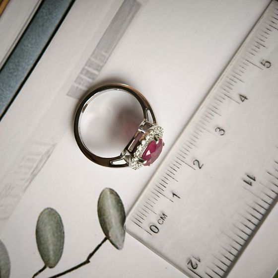 Silver ring with ruby 3.045ct
