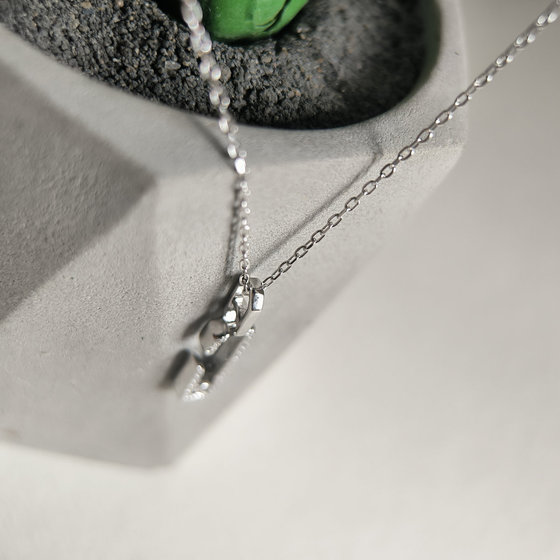 Silver necklace with cubic zirconia