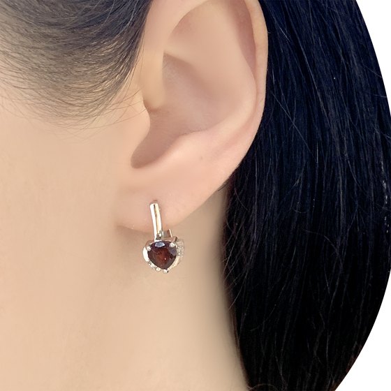 Silver earrings with garnet 1.81ct