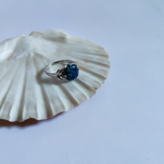 Silver ring with opal 1.739ct
