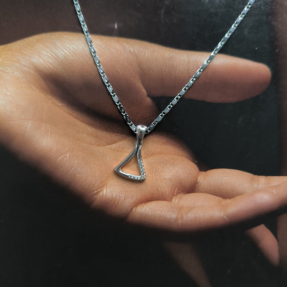 Silver pendant with 0.1ct fianites