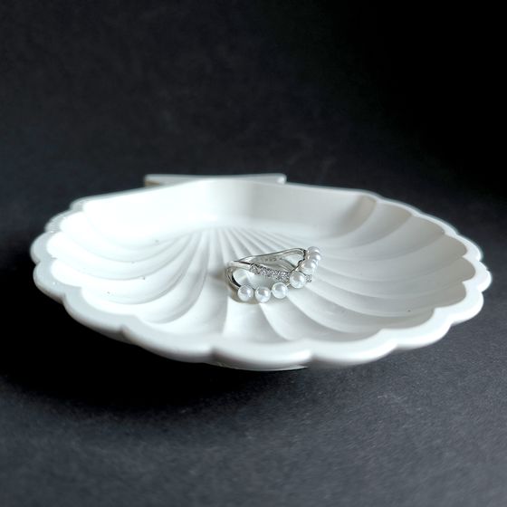 Silver ring with pearls, fianites
