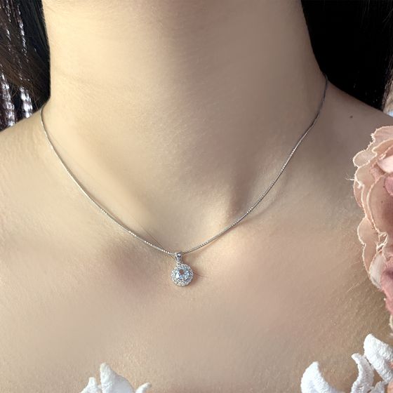 Silver pendant with a 0.828-carat topaz