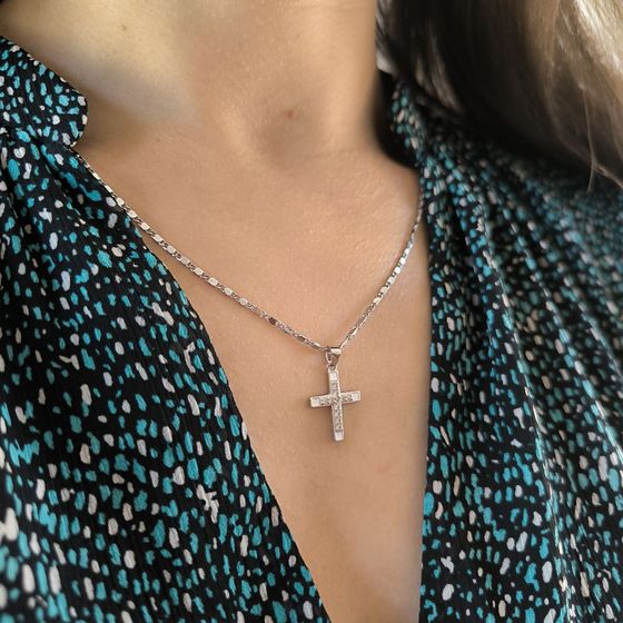 Silver cross with phianites, semallu
