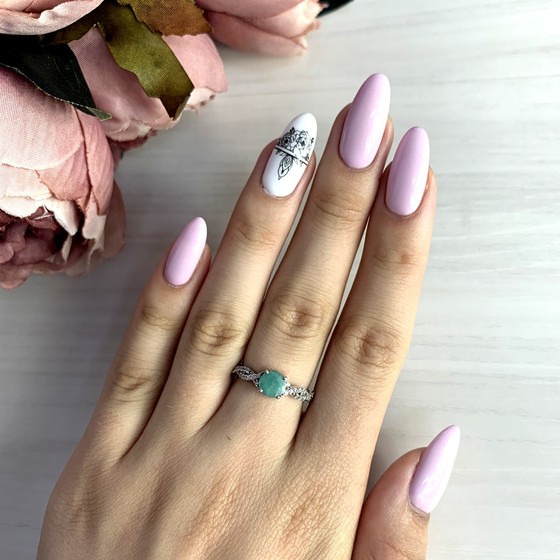 Silver ring with a 1.171-carat emerald