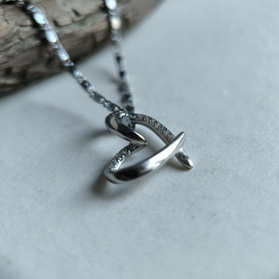 Silver pendant with phianites