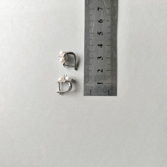 Silver earrings with pearls and cubic zirconia