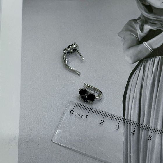 Silver earrings with sapphire 3.119ct