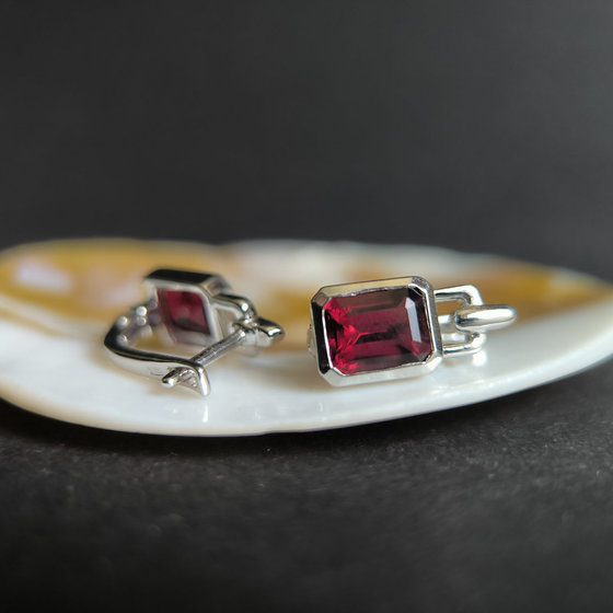 Silver Earrings with Nano Garnet, 2.523 ct