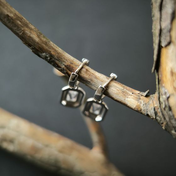 Silver earrings with phianites, semallu