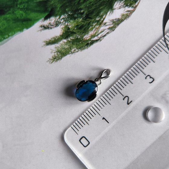 Срібна підвіска з сапфіром nano 0,908 карата