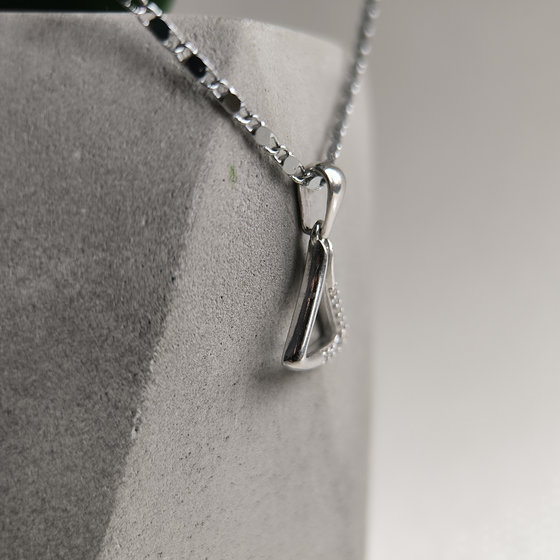 Silver pendant with 0.1ct fianites