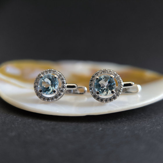 Silver earrings with 2.554 carats of topaz and cubic zirconia