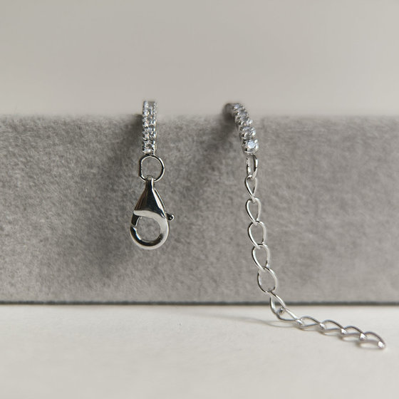 Silver bracelet with cubic zirconia