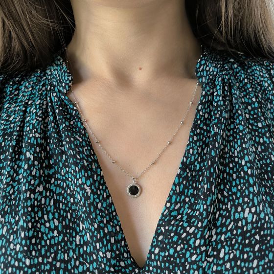 Silver necklace with yemallu