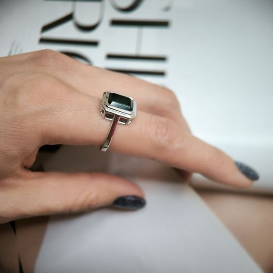 Silver ring with topaz London Blue 3ct