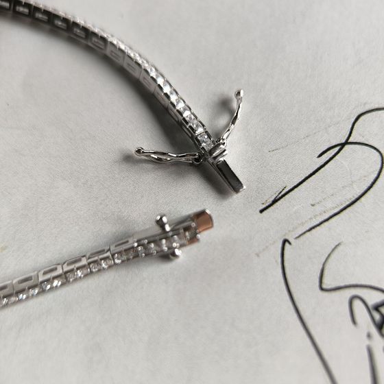 Silver bracelet with phianites