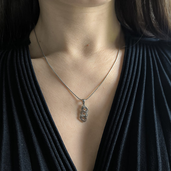 Silver pendant without stones