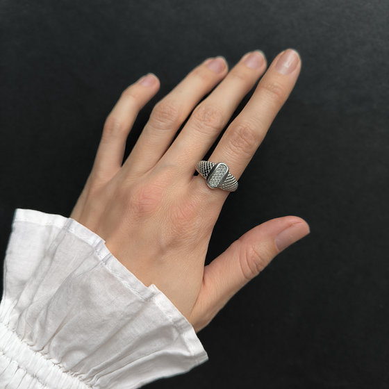 Срібна каблучка з фіанітами 0.22ct