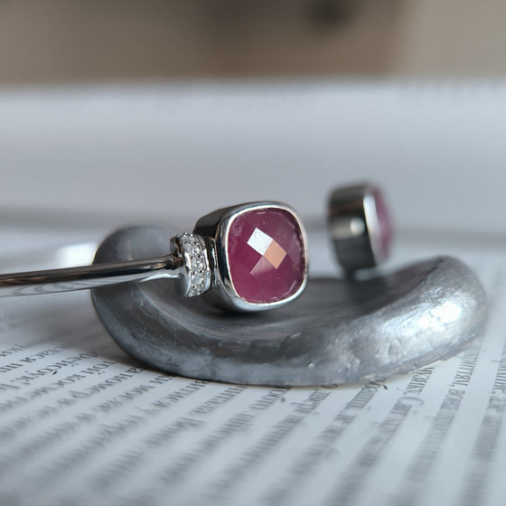 Silver bracelet with a 9.699ct ruby and cubic zirconia