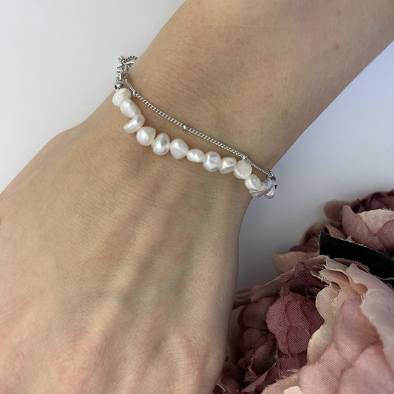 Silver bracelet with baroque pearls