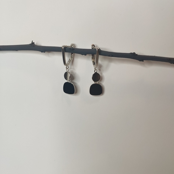 Silver earrings with yemallu