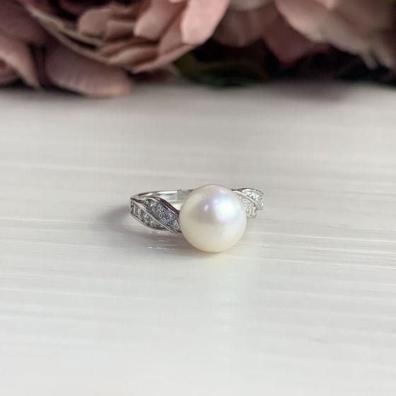 Серебряное кольцо с жемчугом 6.5ct