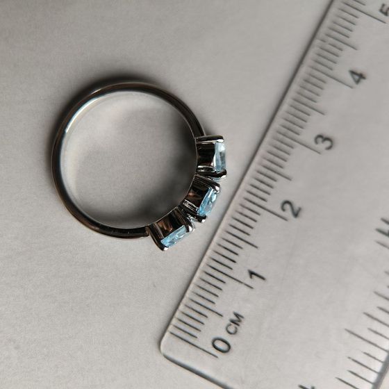 Срібна каблучка з топазом 1.6ct