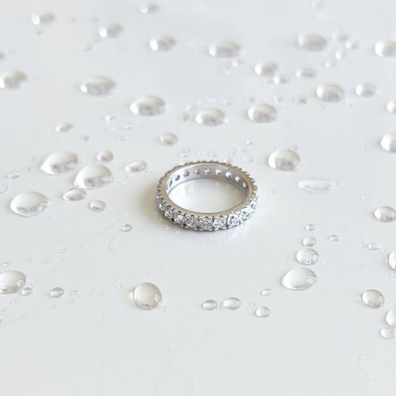 Золота каблучка з фіанітами 5.5ct