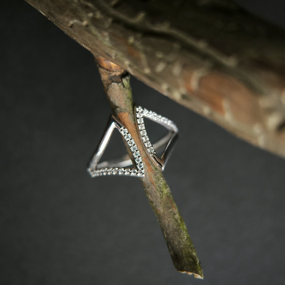 Срібна каблучка з фіанітами 0.36ct