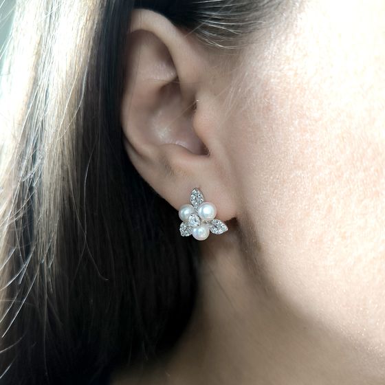 Silver earrings with pearls and cubic zirconia