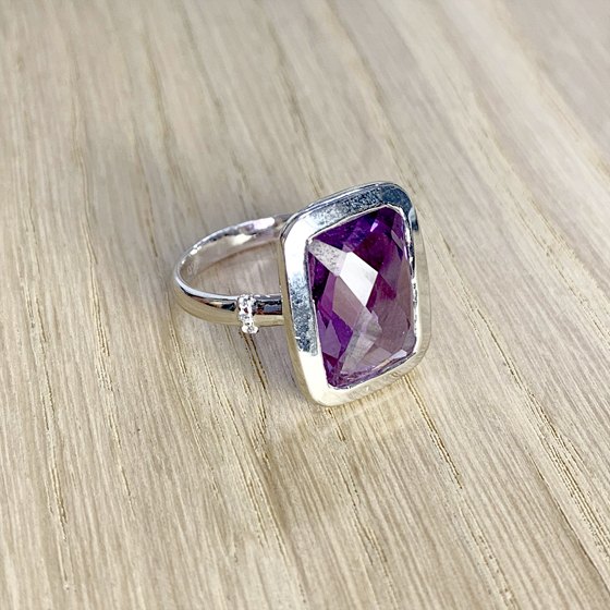 Серебряное кольцо с александритом 8.6ct