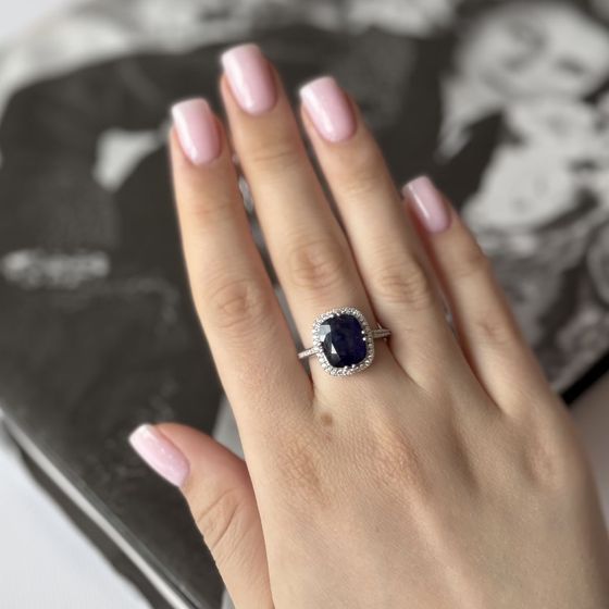 Серебряное кольцо с сапфиром 7.803ct, фианитами