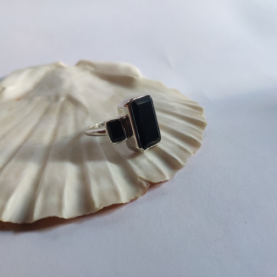 Срібна каблучка з оніксом 7.808ct