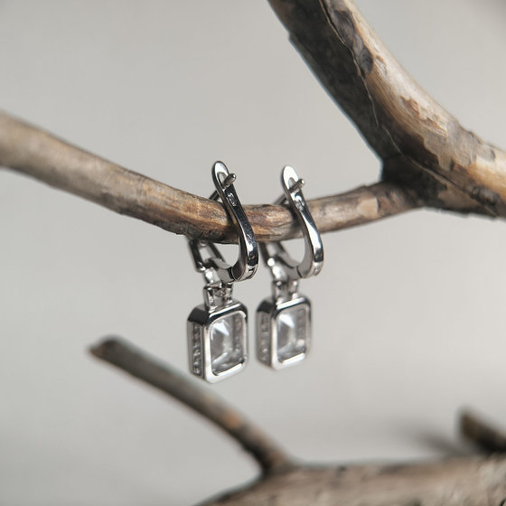 Silver earrings with cubic zirconia