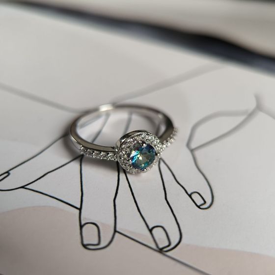 Silver ring with a 0.75-carat mystic topaz