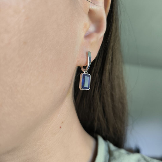 Silver Earrings with a 6.264ct Sapphire