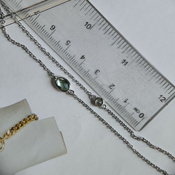 Silver necklace with phianites
