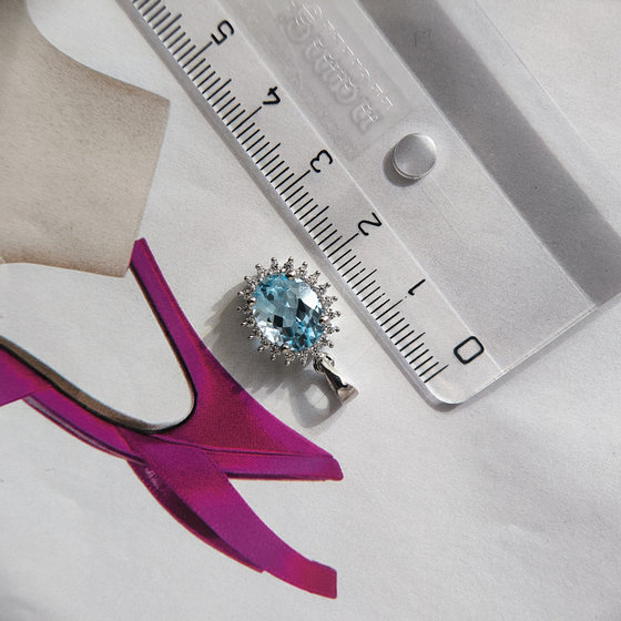 Серебряная подвеска с топазом 3.265ct, фианитами