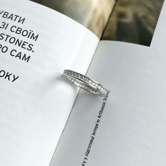 Золота каблучка з фіанітами 0.84ct