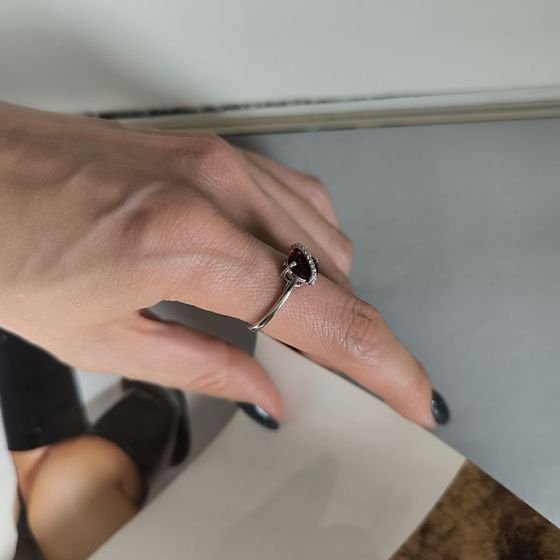 Серебряное кольцо с гранатом 1.682ct