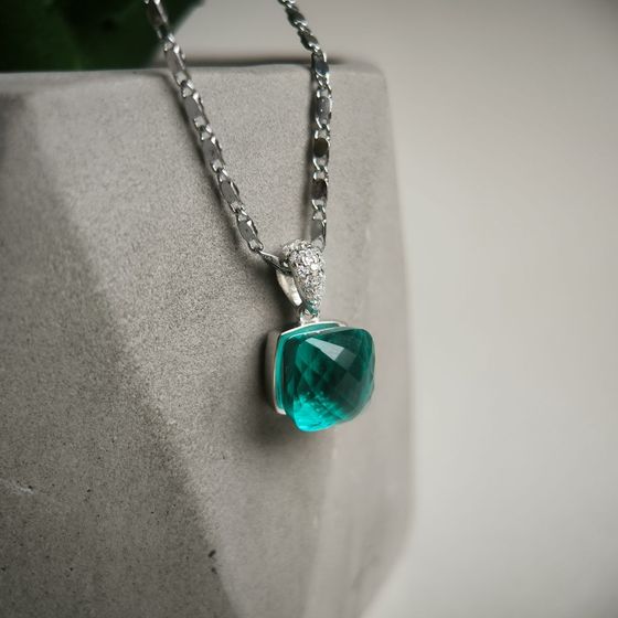 Silver pendant with phianites