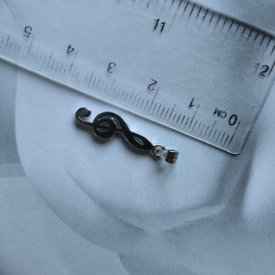 Silver pendant without stones