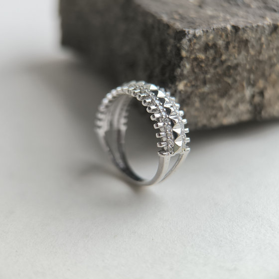 Silver ring with cubic zirconia