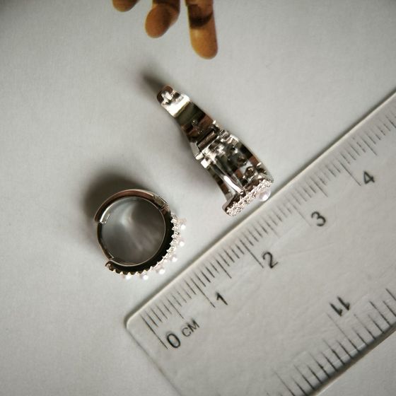 Silver earrings with pearls, fianites