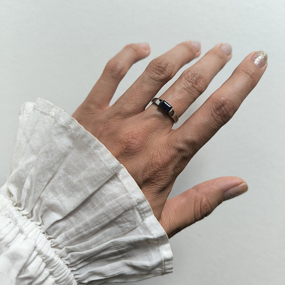 Silver ring with a 0.779-carat sapphire