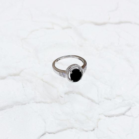 Срібна каблучка з сапфіром 2.602ct, фіанітами