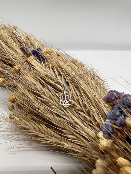 Silver necklace without stones