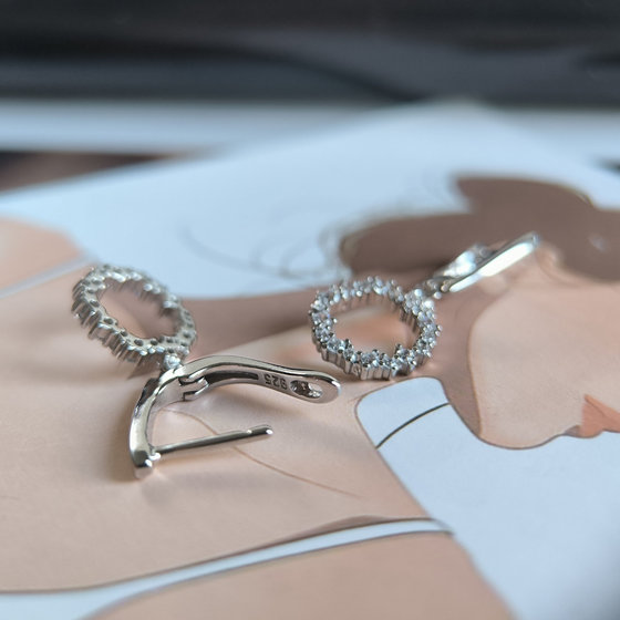 Silver earrings with cubic zirconia